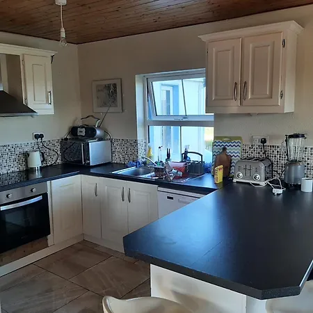 Teach Chnoc Na Heorna בית נופש *